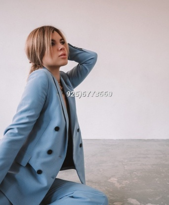 Аппетитная красотка с шикарной фигурой жаждет тебя! Готова исполнить твои эротические фантазии и подарить океан страсти. Только для ценителей женской красоты! 1987, 34 года