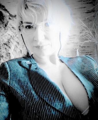 Опыт и креативность - мои главные козыри. Мои услуги насыщены возможностями, включая классический и эротический массаж, эксперименты в постели, ролевые игры и многое другое. Фото 100% мои, так что можешь быть уверен, что встречаешь именно меня. Мои клиенты оставляют самые лестные отзывы, ведь для меня главное - удовлетворение их желаний. Не упусти возможность окунуться в безумный мир наслаждения со мной. Жду тебя в Москве! 😘🔥🌃 13153, 41 год