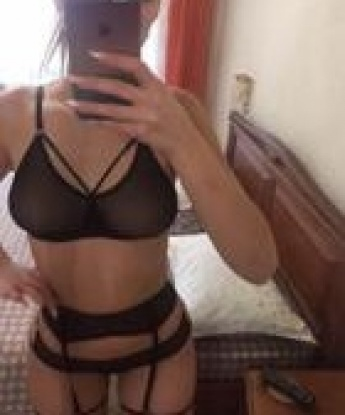 Экзотическая красотка ждет своего щедрого кавалера для ярких и страстных встреч. Позволь мне погрузить тебя в мир наслаждения и удовольствия, ты этого достоин! 4009, 26 лет